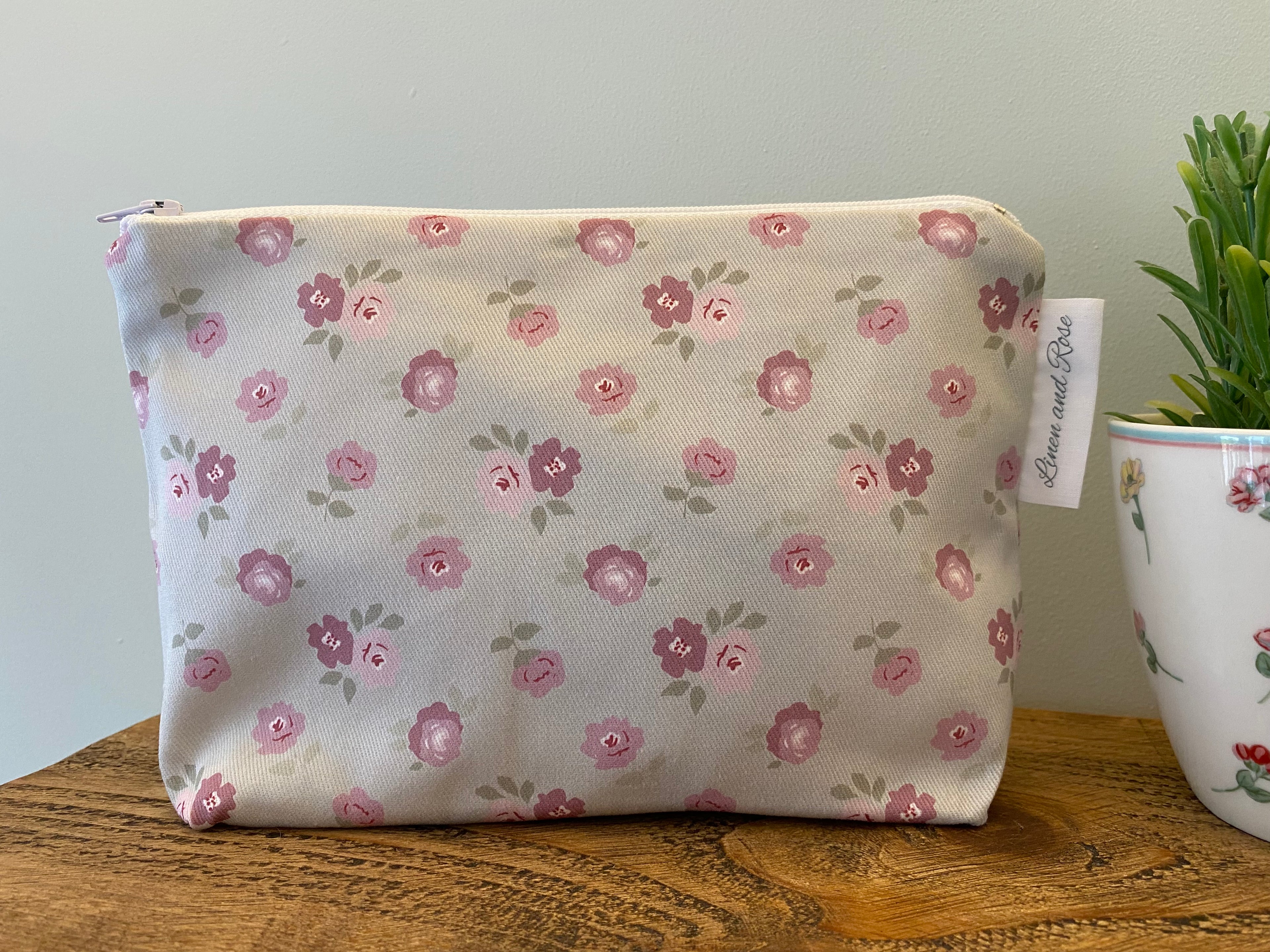 Cotton Cosmetic bag - Martha Pale Powder Green