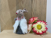 Load image into Gallery viewer, Mrs Cape  Mouse - White cape
