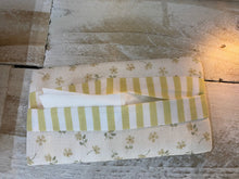 Load image into Gallery viewer, Pocket Tissue cover - Linen and Rose - Ditsy Parsnip
