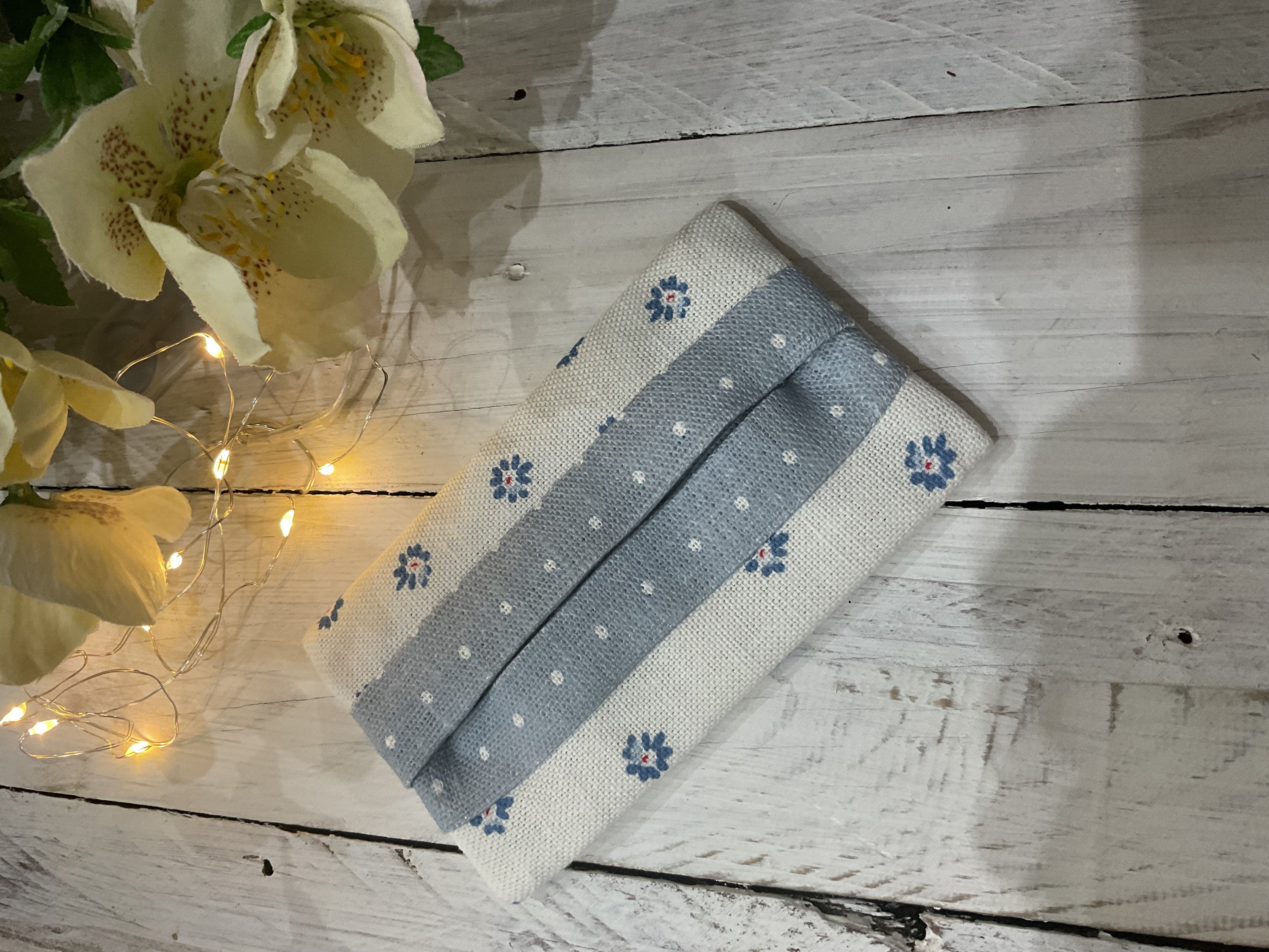 Pocket Tissue cover - Olive and Daisy - blue Ditsy