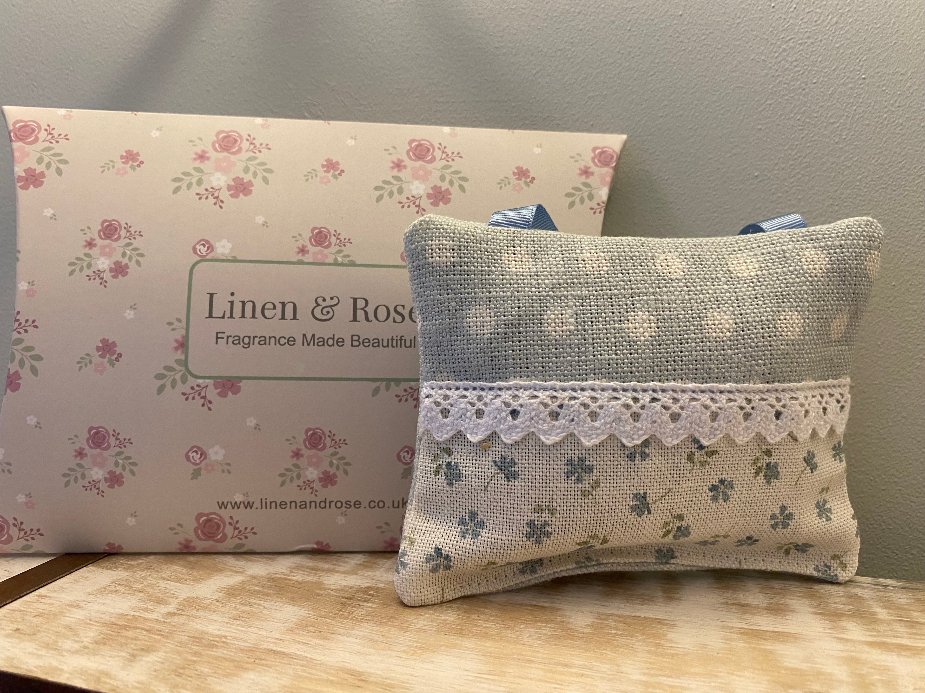 Hanging Lavender Pouch - Blue multi Ditsy and Spotty