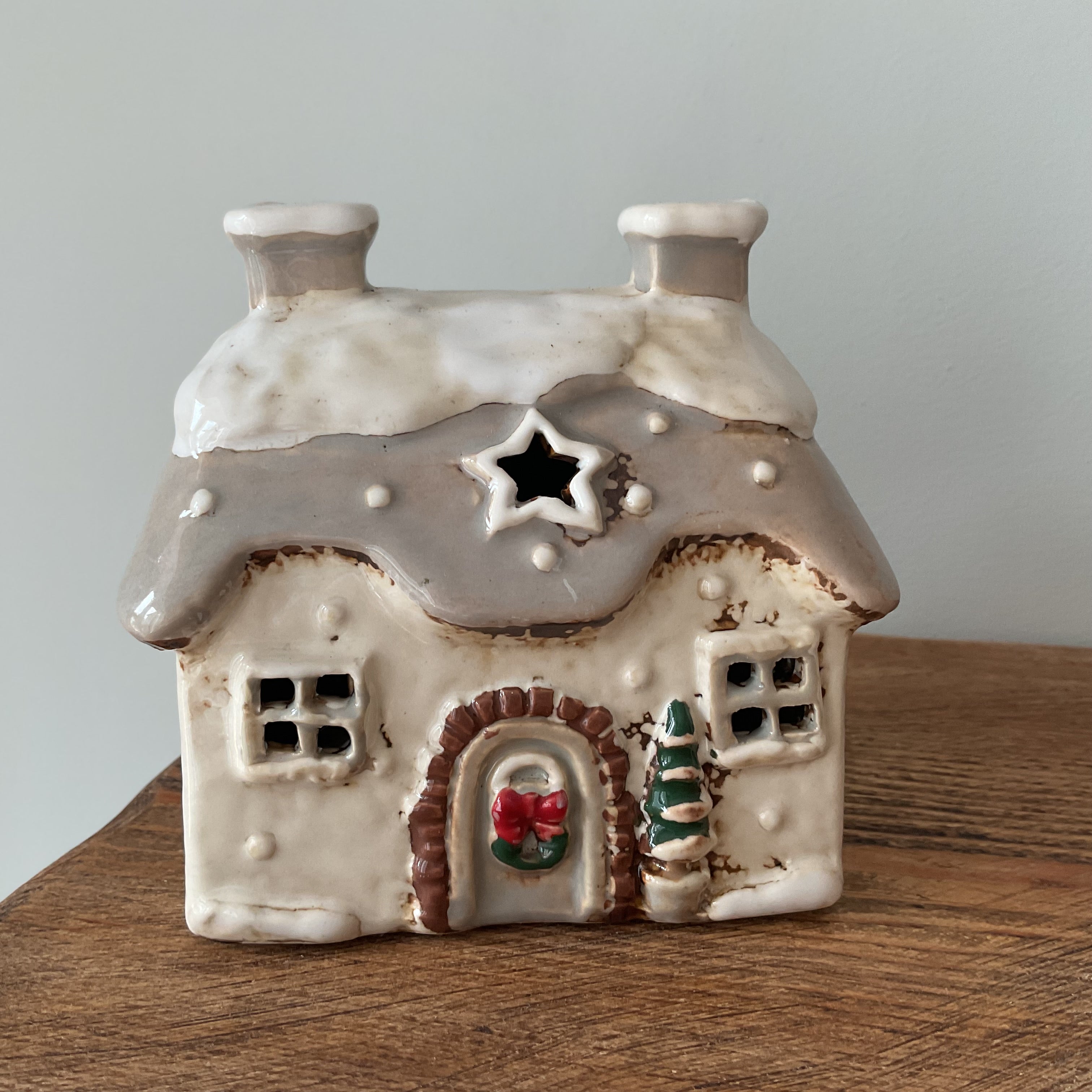 Christmas Cottage Tea Light holders - Natural or Red