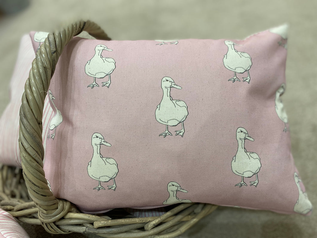 Cushion Cover - Milton and Manor Farmhouse Duck - 30cm x 40cm- Pink