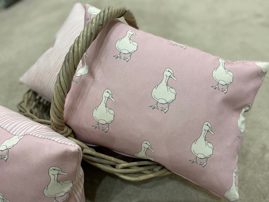 Cushion Cover - Milton and Manor Farmhouse Duck - 30cm x 40cm- Pink