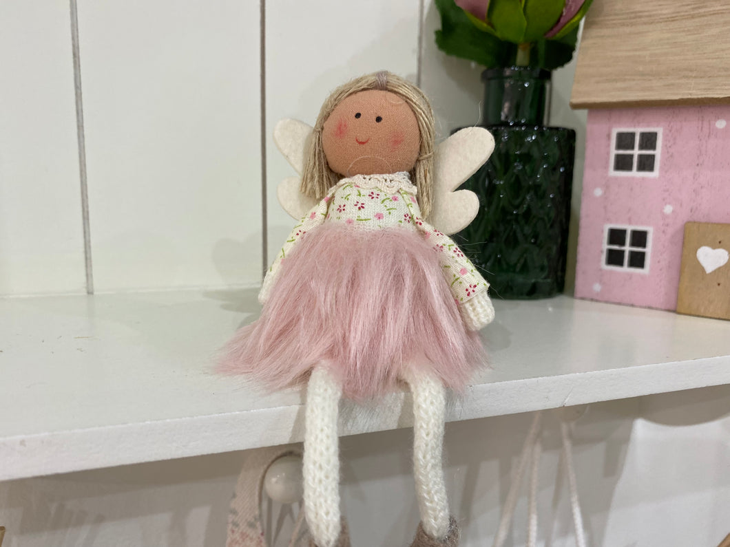 Mrs fluffy skirt Angel - pretty sitting angel
