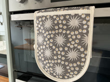 Load image into Gallery viewer, Oven Gloves - Peony &amp; Sage - Sundance linen Grey with yellow dots
