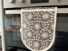 Load image into Gallery viewer, Oven Gloves - Peony &amp; Sage - Sundance linen Grey with yellow dots
