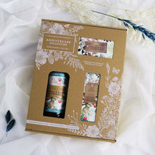 Load image into Gallery viewer, Delux Gift set - English Soap Company - Jasmine and Wild Strawberry
