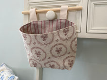 Load image into Gallery viewer, Hanging Fabric Basket - Olive and Daisy Mulberry Wreath
