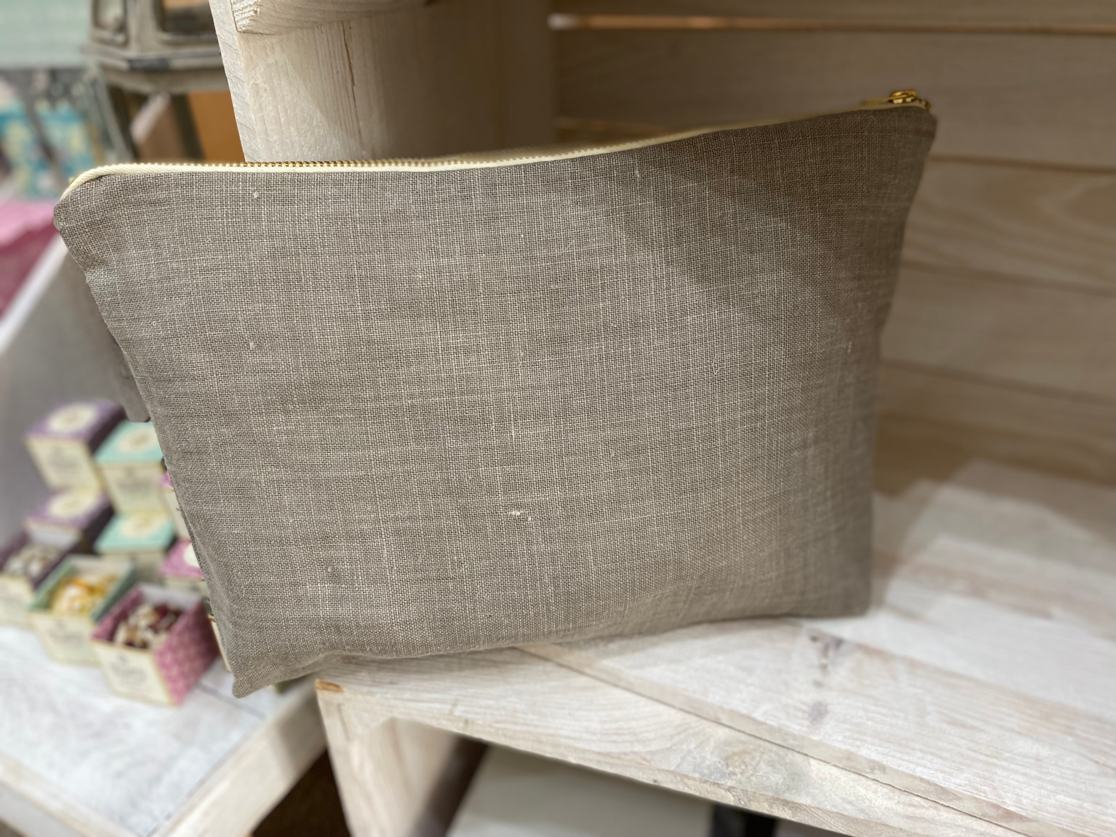 Peony & Sage - Linen toiletry bag - Belgium Mushroom plain linen