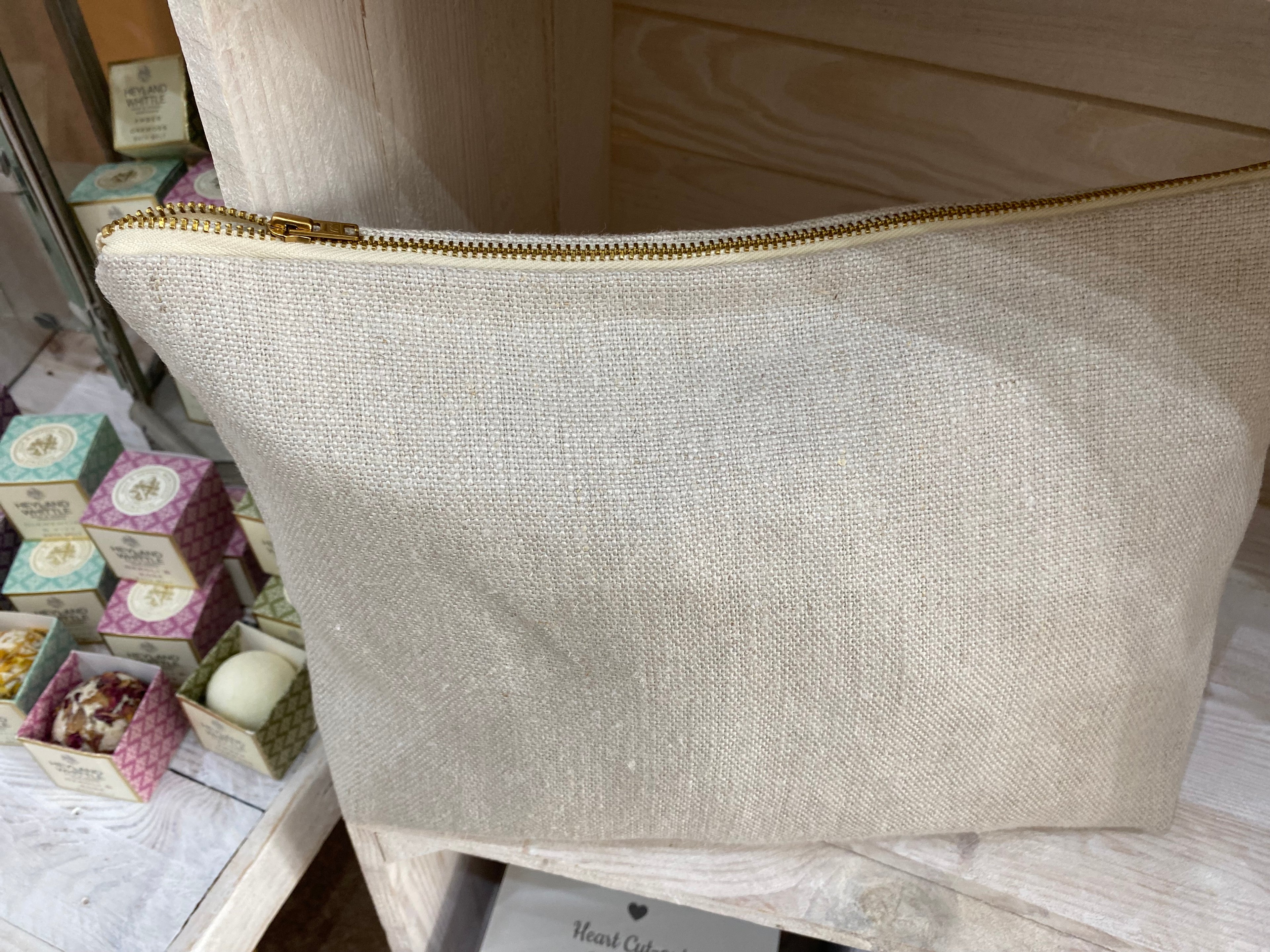 Peony & Sage - Linen toiletry bag - Natural chunky linen