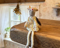 Cute sitting Mouse with dangly legs and pretty dress