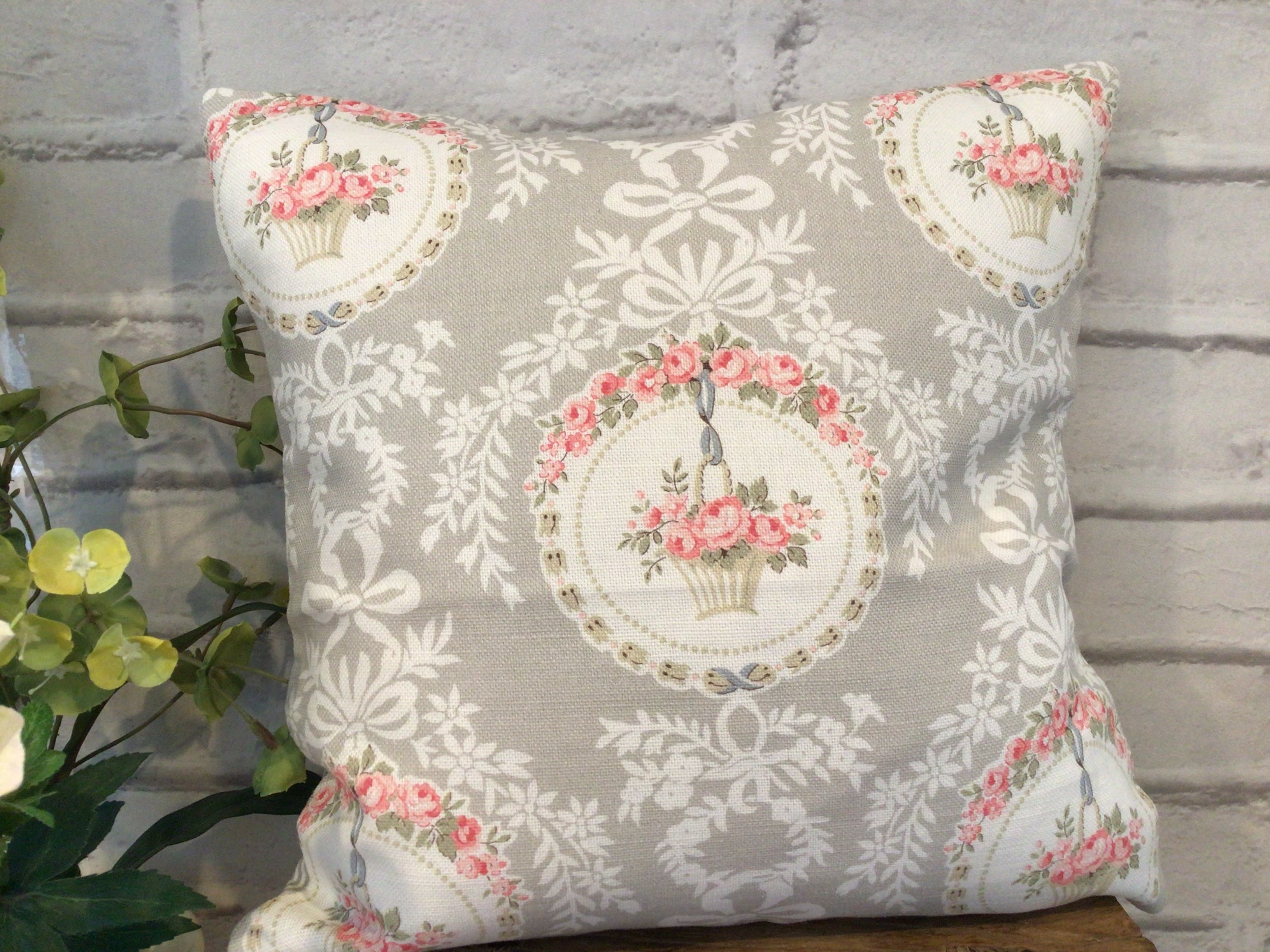 Cushion Cover - Painted Room - Medallion grey 32cm x 32cm