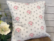 Load image into Gallery viewer, Cushion cover - Olive and Daisy Verde Rosie - 32cm x 32cm
