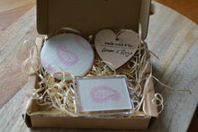 Load image into Gallery viewer, Gift Set Pocket Mirror and Keyring - Peony and Sage - Lolas Pink
