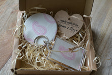 Load image into Gallery viewer, Gift Set Pocket Mirror and Keyring - Peony and Sage - Lolas Pink
