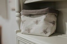 Load image into Gallery viewer, Fabric Basket - Natural Bee with linen lining - 6&quot; x 9&quot;
